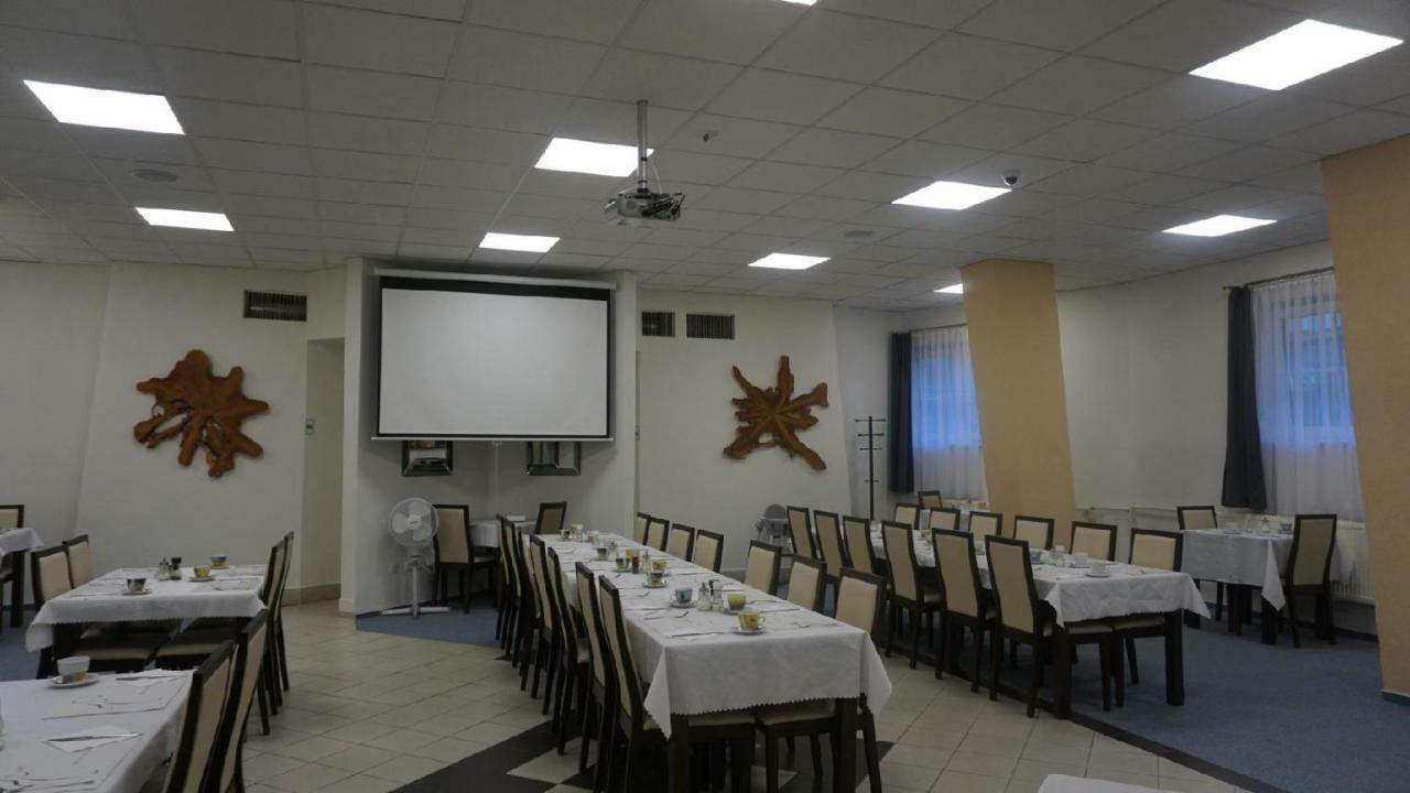 Hotel Metropol Cb 체스케부데요비체 외부 사진