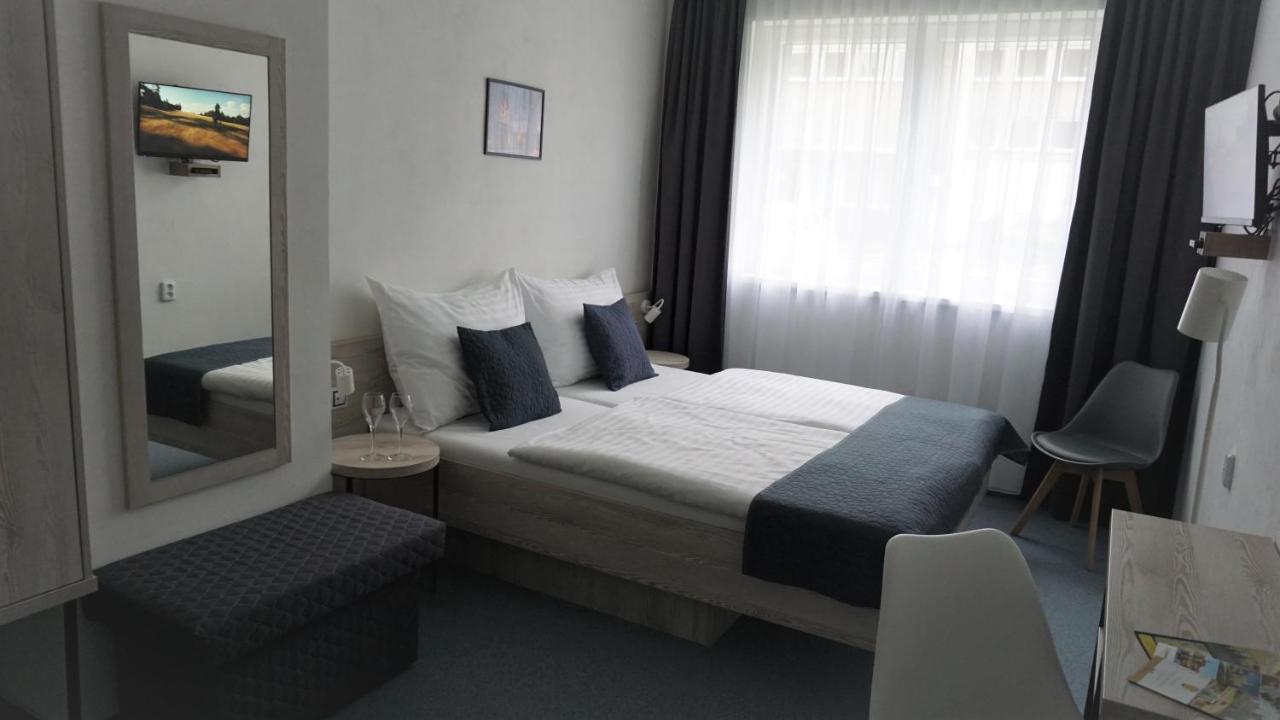 Hotel Metropol Cb 체스케부데요비체 외부 사진